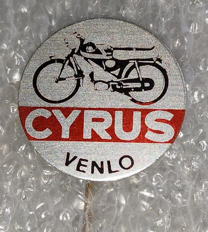 Vintage Cyrus Venlo Bromfiets Speldje, Verzamelen, Speldjes, Pins en Buttons, Gebruikt, Speldje of Pin, Overige onderwerpen, Ophalen of Verzenden
