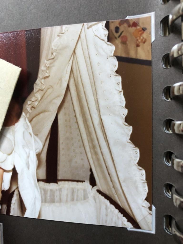 Antieke kersenhouten wieg met spijltjes en hemel/ bekleding, Ophalen, Zo goed als nieuw, Wieg