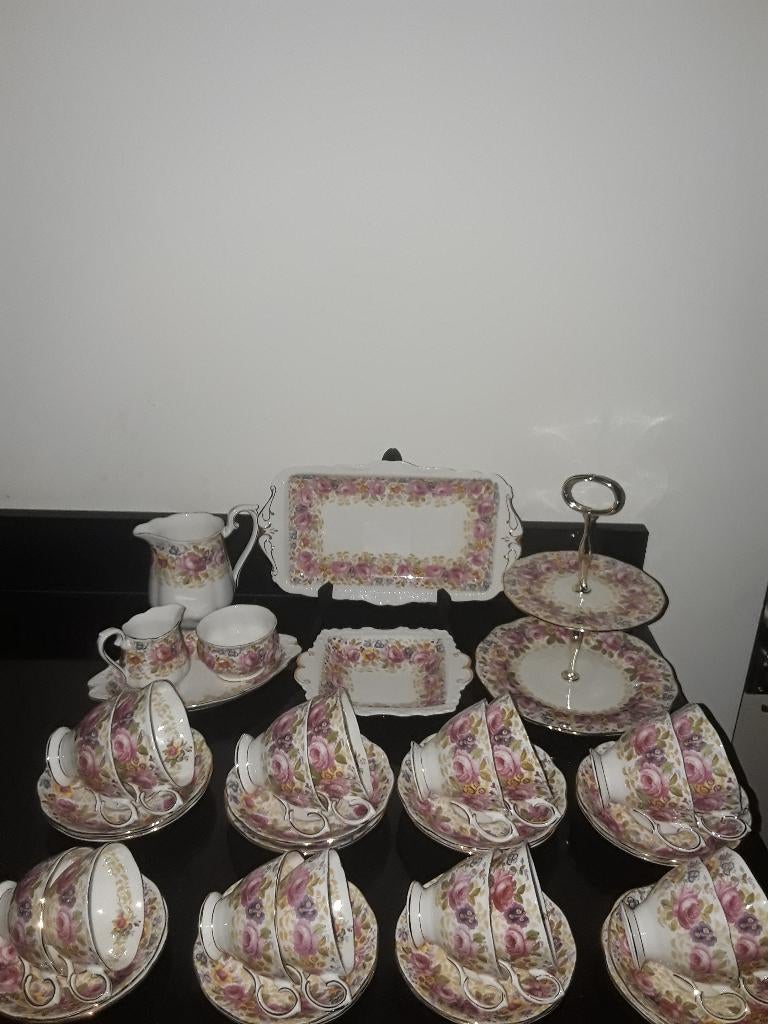 Royal albert Serena, Verzenden