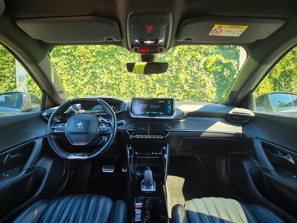 Peugeot E-2008 EV GT 50 kWh 3-fase | ACC | Camera | Stoel- &, 50 kWh, Gebruikt, Zwart, Leder