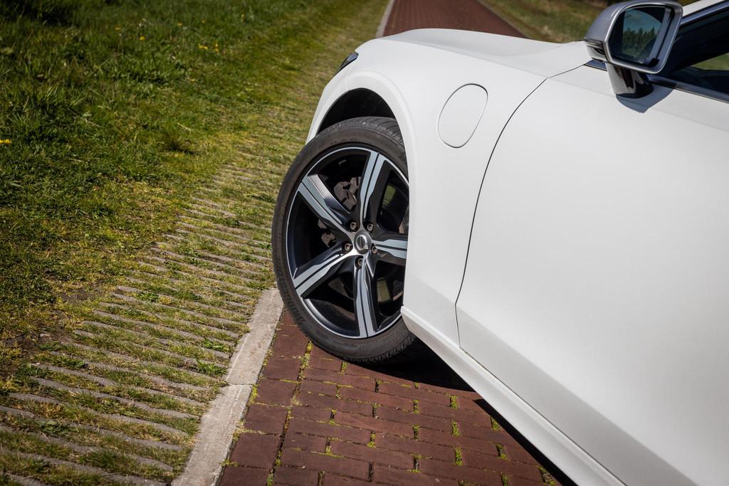 Volvo V90 2.0 T8 AWD R-Design Bowers&Wilkins Panoramadak, Stof, Euro 6, Wit, Plug-in hybride