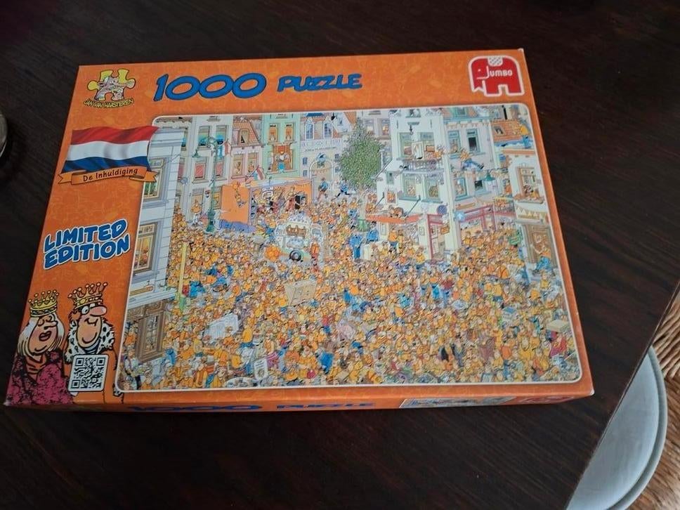 Puzzel van jan van Haasteren  ....de inhuldiging, Ophalen, 500 t/m 1500 stukjes, Zo goed als nieuw