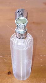 Parfumflesje friesglas met zilveren dop, Ophalen of Verzenden