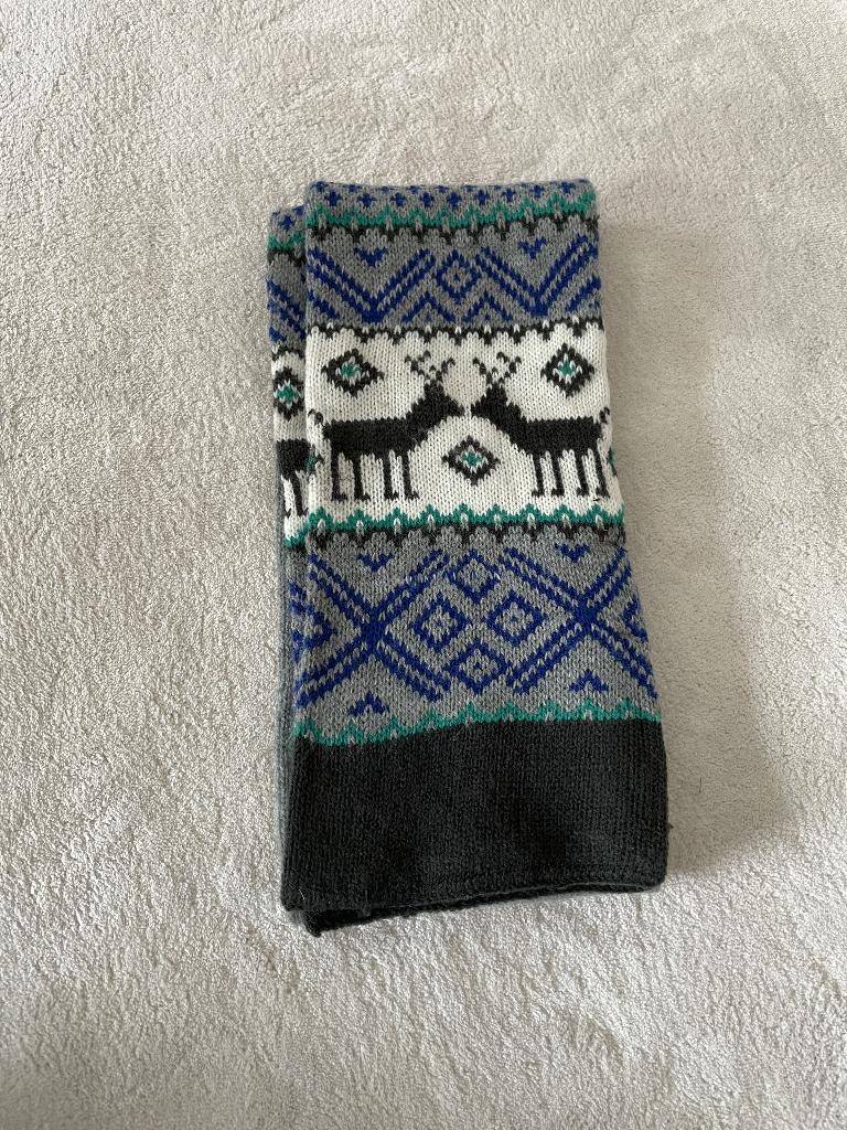 Sjaal met rendieren - maat 1 size, Ophalen of Verzenden, Zo goed als nieuw, Maat 46/48 (XL) of groter, Sjaal