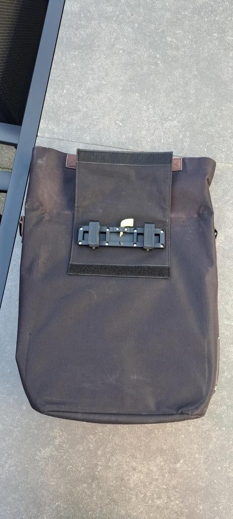 Te koop: enkele fietstas, merk basil, Ophalen, Zo goed als nieuw