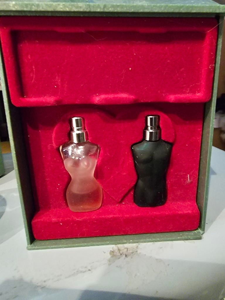 Jpg setje vrouw en man miniaturen origineel, Ophalen of Verzenden