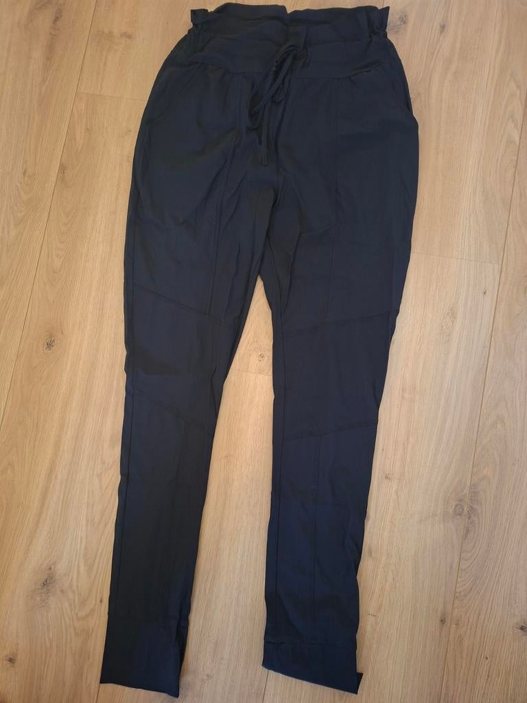 Zwarte broek 2 stuks van Zoso maat L en maat M, Kleding | Dames, Ophalen, Zo goed als nieuw, Zwart, Lang