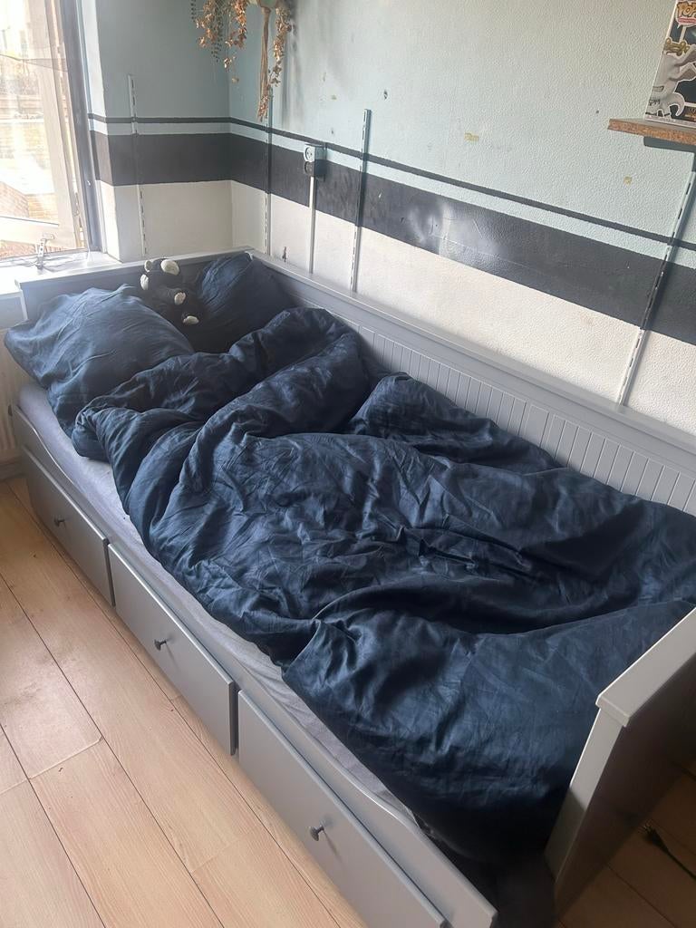 IKEA Hemnes Uitschuifbaar Bed met Lades - Grijs, Huis en Inrichting, Slaapkamer | Bedden, Ophalen, Tweepersoons, 80 cm, 200 cm
