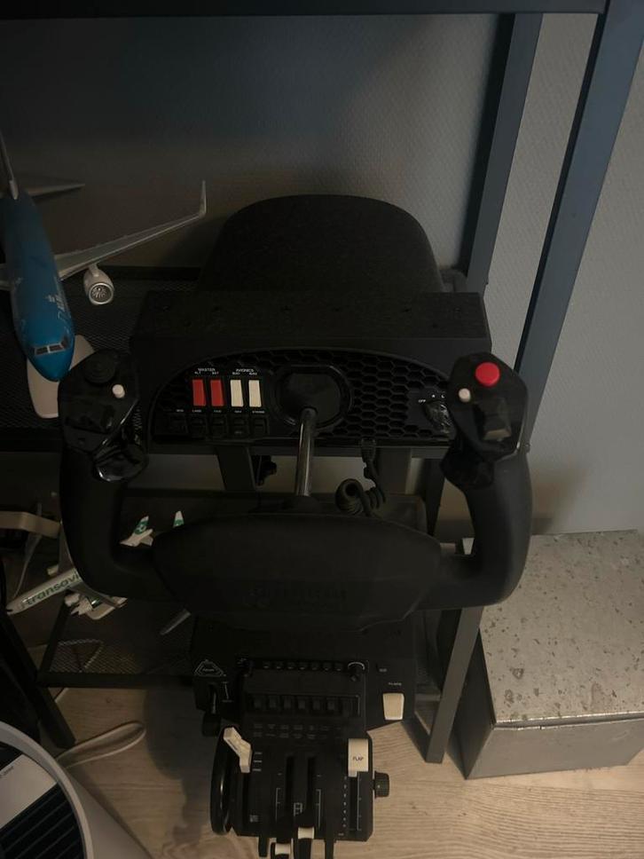 Complete Flight Simulator Setup - Yoke, Throttle & Pedals, Spelcomputers en Games, Games | Overige, Gebruikt, Simulatie, 1 speler
