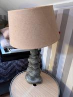 Tafellamp met unieke stenen voet en stoffen kap, Ophalen of Verzenden, Zo goed als nieuw, Stof, 50 tot 75 cm