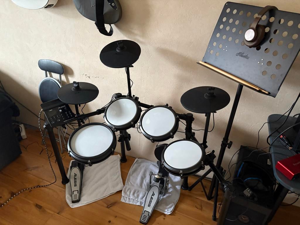 Alesis Nitro Max Elektrische Drumkit met krukje, Ophalen, Zo goed als nieuw, Overige merken, Elektronisch