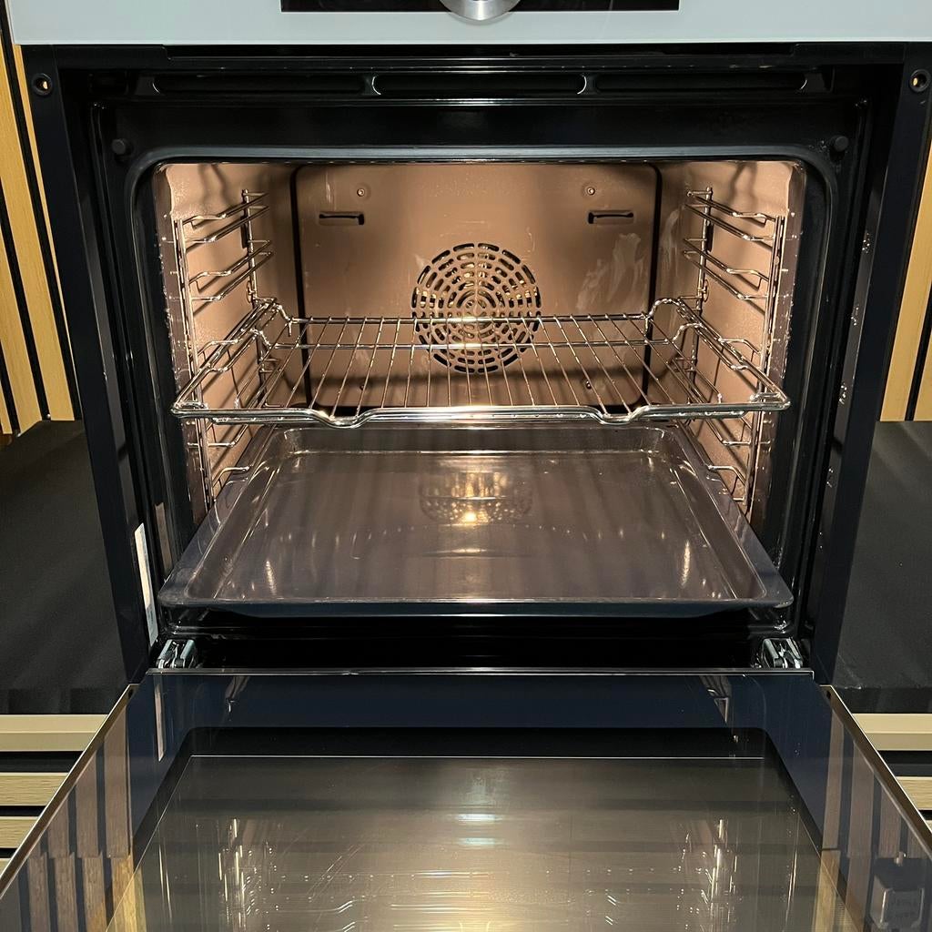 Bosch serie 8 inbouw bakoven met zelfreiniging/WIFI, Ophalen, Hete lucht, 60 cm of meer, Zo goed als nieuw