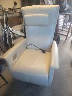 Crèmekleurige2fauteuilsmet relaxfunctie ElectrischeProminent, Huis en Inrichting, Ophalen, Zo goed als nieuw, 50 tot 75 cm