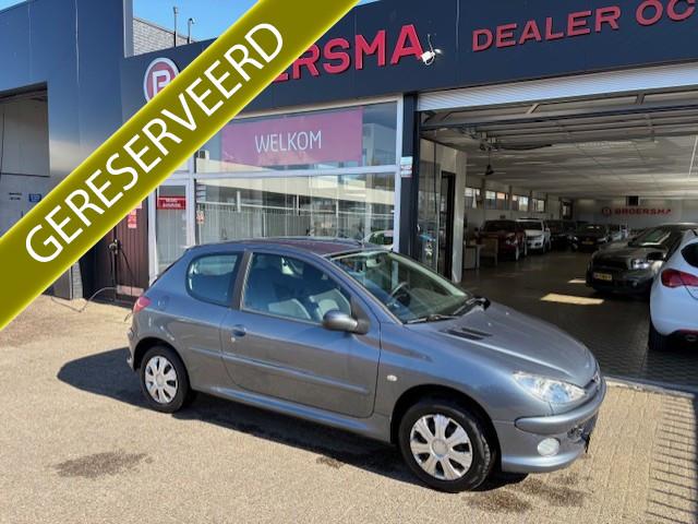 Peugeot 206 1.4 Forever 2 EIGENAAR * AIRCO * 138.000 KM NAP, Voorwielaandrijving, 31 €/maand, Origineel Nederlands, Bedrijf