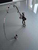 Metalen Beeldje Visser met Vis, Tuin en Terras, Tuinbeelden, Ophalen of Verzenden, Gebruikt, Metaal, Mensenbeeld