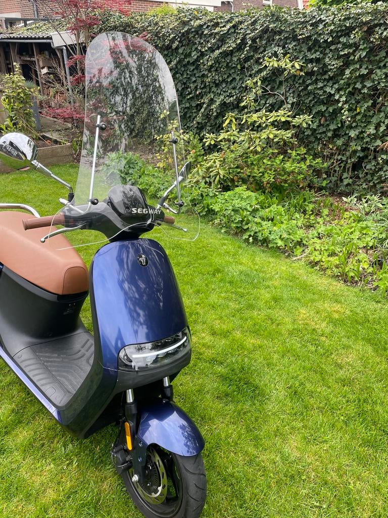 Segway E125S Elektrische Scooter - Zo goed als nieuw, Fietsen en Brommers, Snorfietsen en Snorscooters, Ophalen, Zo goed als nieuw