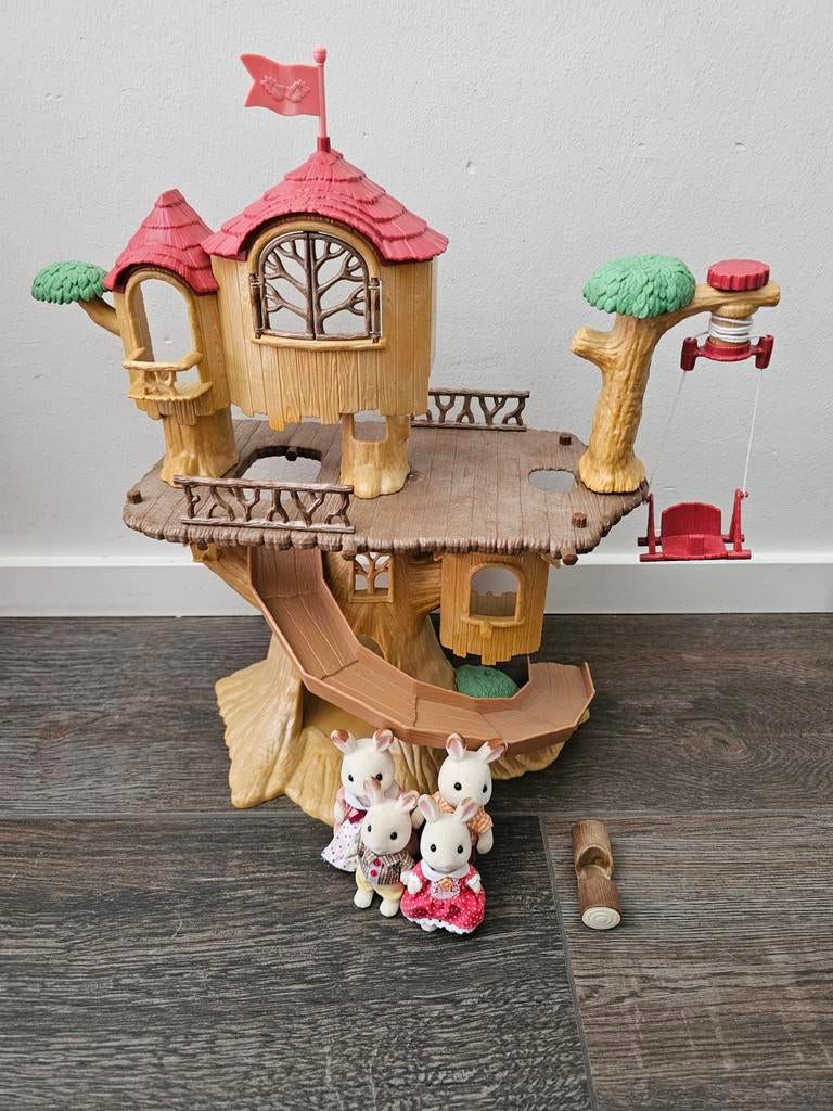 Sylvanian boomhut met familie konijn, Ophalen, Zo goed als nieuw, Poppenhuis