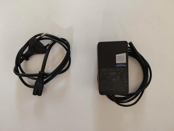 Microsoft Surface Oplader Model 1800 - 44W, Computers en Software, Laptop-opladers, Zo goed als nieuw, Ophalen of Verzenden