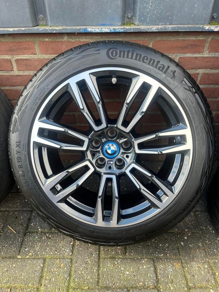 19” Originele BMW 5 Serie G60 G61 Zomerset Continental 935M, Banden en Velgen, Bmw, 2289CC, Bmwklantenservice@bmw.nl