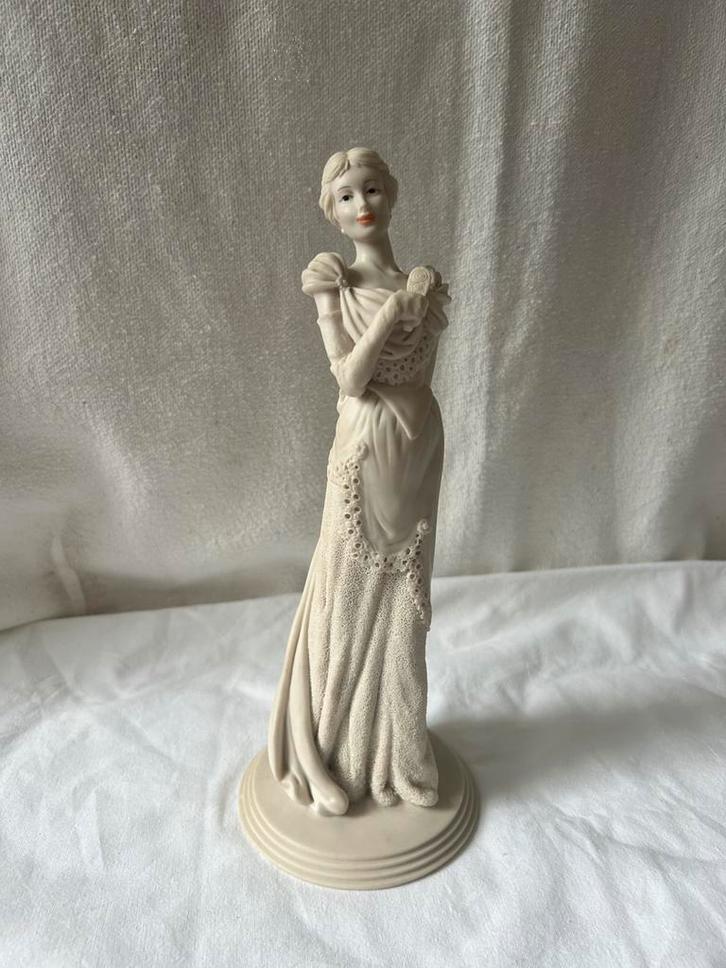 Capodimonte A. Belcari, Victoriaanse dame uit 1991, Verzamelen, Beelden en Beeldjes, Zo goed als nieuw, Mens, Ophalen of Verzenden