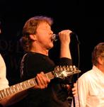 Drummer en Bassist gezocht
