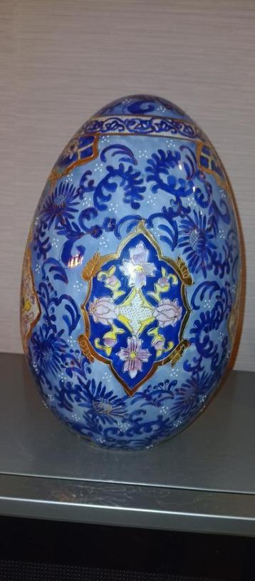 Delfs blauw ei beschikbaar voor biedingen