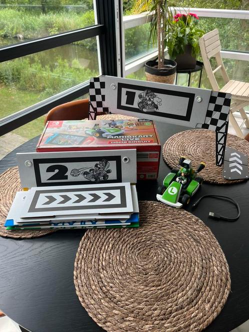 Mario Kart Live: Home Circuit - Luigi Edition - Switch, Spelcomputers en Games, Games | Nintendo Switch, Zo goed als nieuw, Racen en Vliegen