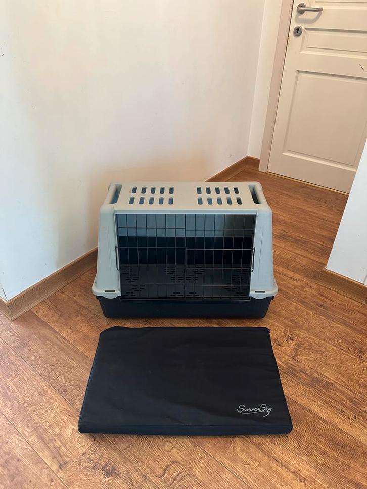 Ferplast honden bench kooi hond auto 72x41x51 kussen, Dieren en Toebehoren, Transportboxen, Ophalen