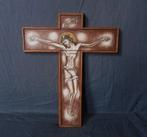 Gebrandschilderd opaline kruisbeeld Gebrs Paridon Jan Perey, Ophalen of Verzenden