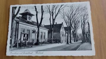 Ansichtkaart Raadhuis met Dorpsstraat Vlieland beschikbaar voor biedingen