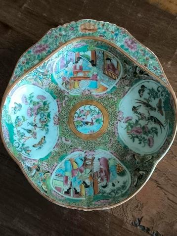 Antiek Chinees porselein schaal Canton 19e eeuw  beschikbaar voor biedingen
