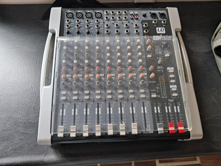 Ld systems lax 12da powermixer, Muziek en Instrumenten, Mengpanelen, Zo goed als nieuw, Ophalen of Verzenden