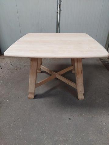 Eiken eettafel  beschikbaar voor biedingen
