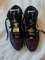 AIR JORDAN 1 MID SE BLACK DARK BEETROOT, Kleding | Dames, Schoenen, Ophalen of Verzenden, Gedragen, Bruin