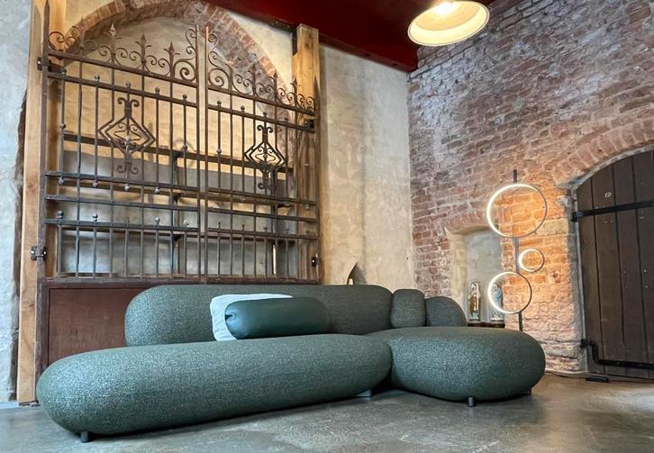 Leolux hoekbank Pulla stof Mondo Verde NIEUW, Huis en Inrichting, Banken | Bankstellen, Nieuw, Vierpersoons of meer, 150 cm of meer