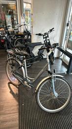 Vogue basic e-bike gebruikt, Fietsen en Brommers, Elektrische fietsen, Ophalen of Verzenden, Zo goed als nieuw, 50 km per accu of meer