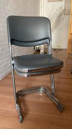 Stapelstoelen, grijs kunststof, ijzeren frame, Ophalen, Kunststof, Zo goed als nieuw, Grijs