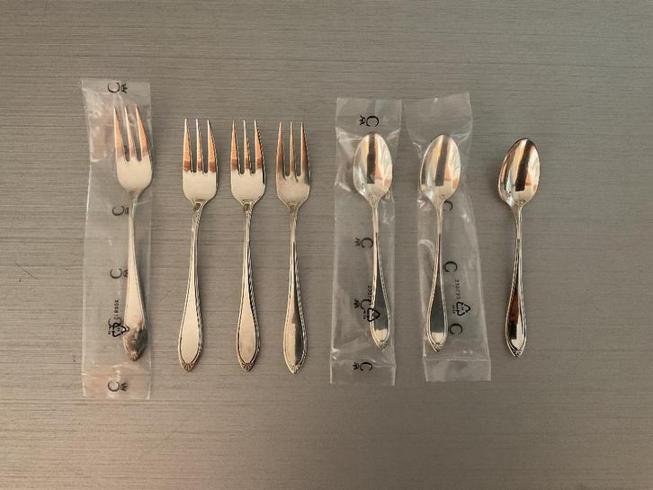 Christofle Versailles 4x gebaksvorkjes 3x theelepels, Huis en Inrichting, Keuken | Bestek, Zo goed als nieuw, Los bestek, Overige materialen