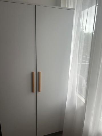 Kinderkleding kast beschikbaar voor biedingen