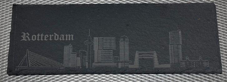 Leisteen Hapjesplank Rotterdam Skyline 30x10cm, Huis en Inrichting, Woonaccessoires | Onderzetters, Nieuw, Overig, Verzenden