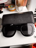 Victoria Beckham Zonnebril - Stijlvol en Elegant, Overige merken, Zonnebril, Zwart, Ophalen of Verzenden