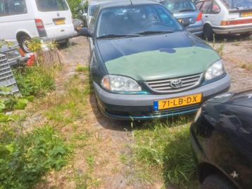 Toyota Avensis 1.6 Linea Terra E LB 2002 Groen beschikbaar voor biedingen