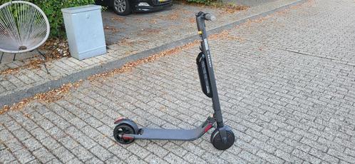 eStep Segway Ninebot ES2 met extra accu, Fietsen en Brommers, Steps, Zo goed als nieuw, Elektrische step (E-scooter), Ophalen
