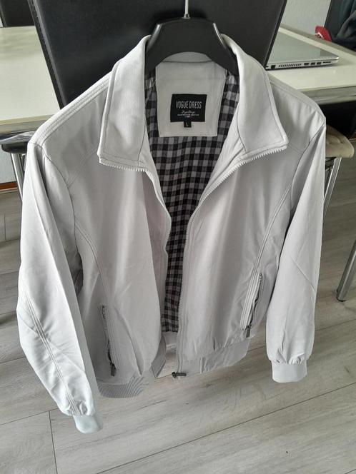 Stijlvolle licht grijze herenjack maat L 50/52, Kleding | Heren, Jassen | Zomer, Zo goed als nieuw, Maat 52/54 (L), Grijs, Ophalen of Verzenden