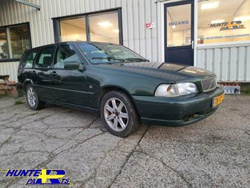 Volvo V70 2.5 Exclusive-Line , Kleurcode 421 beschikbaar voor biedingen