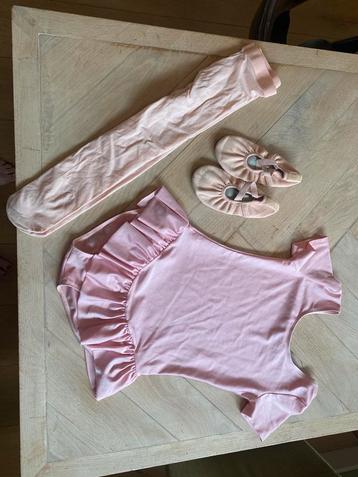 Balletset; balletpakje + maillot +  balletschoentjes beschikbaar voor biedingen