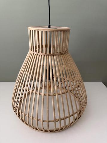 Houten lampenkap  beschikbaar voor biedingen