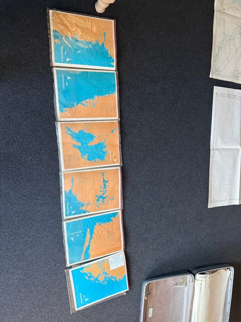 Zweedse vaarkaarten, Ophalen, Zo goed als nieuw