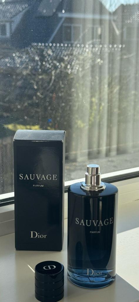 Sauvage Parfum 200ml, Sieraden, Tassen en Uiterlijk, Uiterlijk | Parfum, Zo goed als nieuw, Ophalen of Verzenden