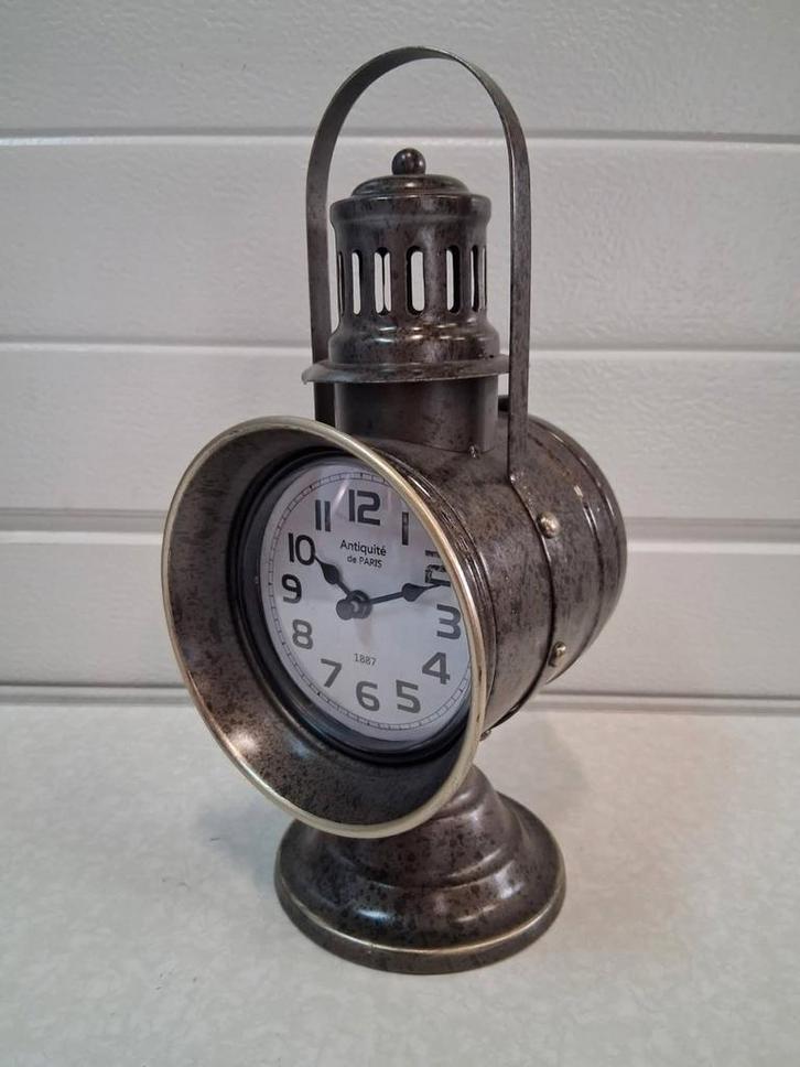 Tafelklok, oude lantaarn, Verzamelen, Retro, Huis en Inrichting, Ophalen of Verzenden
